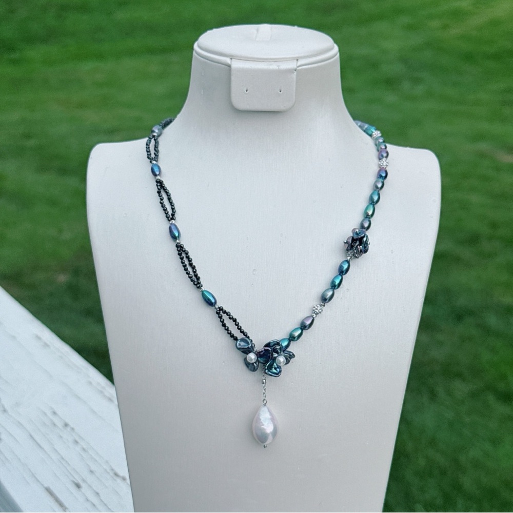 X577 Handmade Freshwater Pearl  Black Spinel Necklace